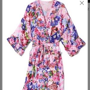 Victoria’s Secret Mary Katrantzou Satin Kimono Sm